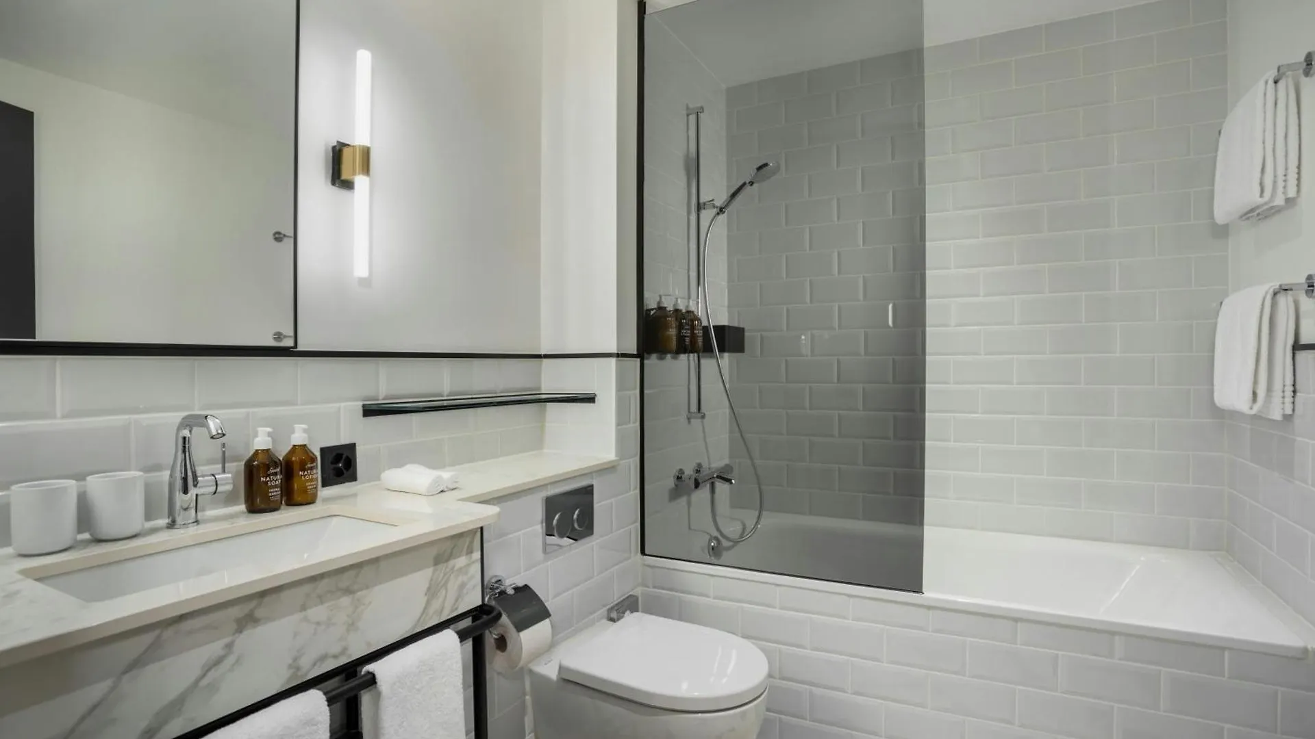 Neues Schloss Privat Hotel Zurich, Autograph Collection