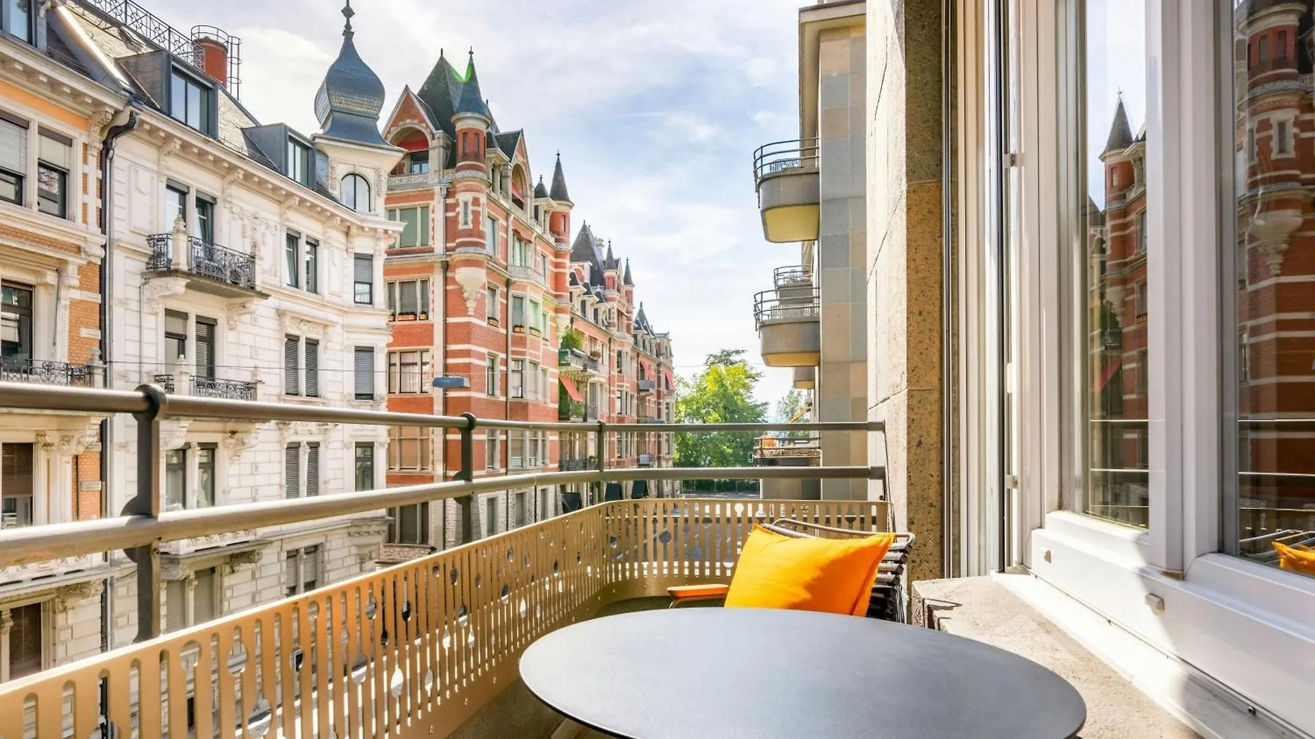 Neues Schloss Privat Hotel Zurich, Autograph Collection